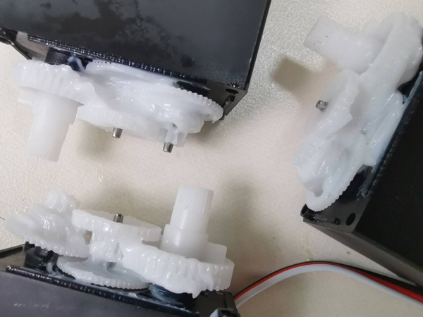 塑膠齒輪潤(rùn)滑方面該用什么潤(rùn)滑脂才好呢？